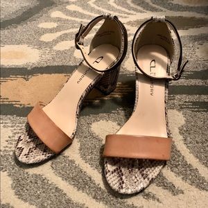 EUC CL by Laundry Janella block heels